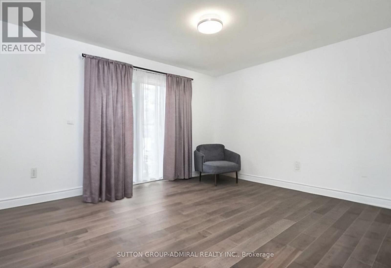 16 Gibbon Drive, Barrie, Ontario L4N 6G3 - Photo 7 - S12593058