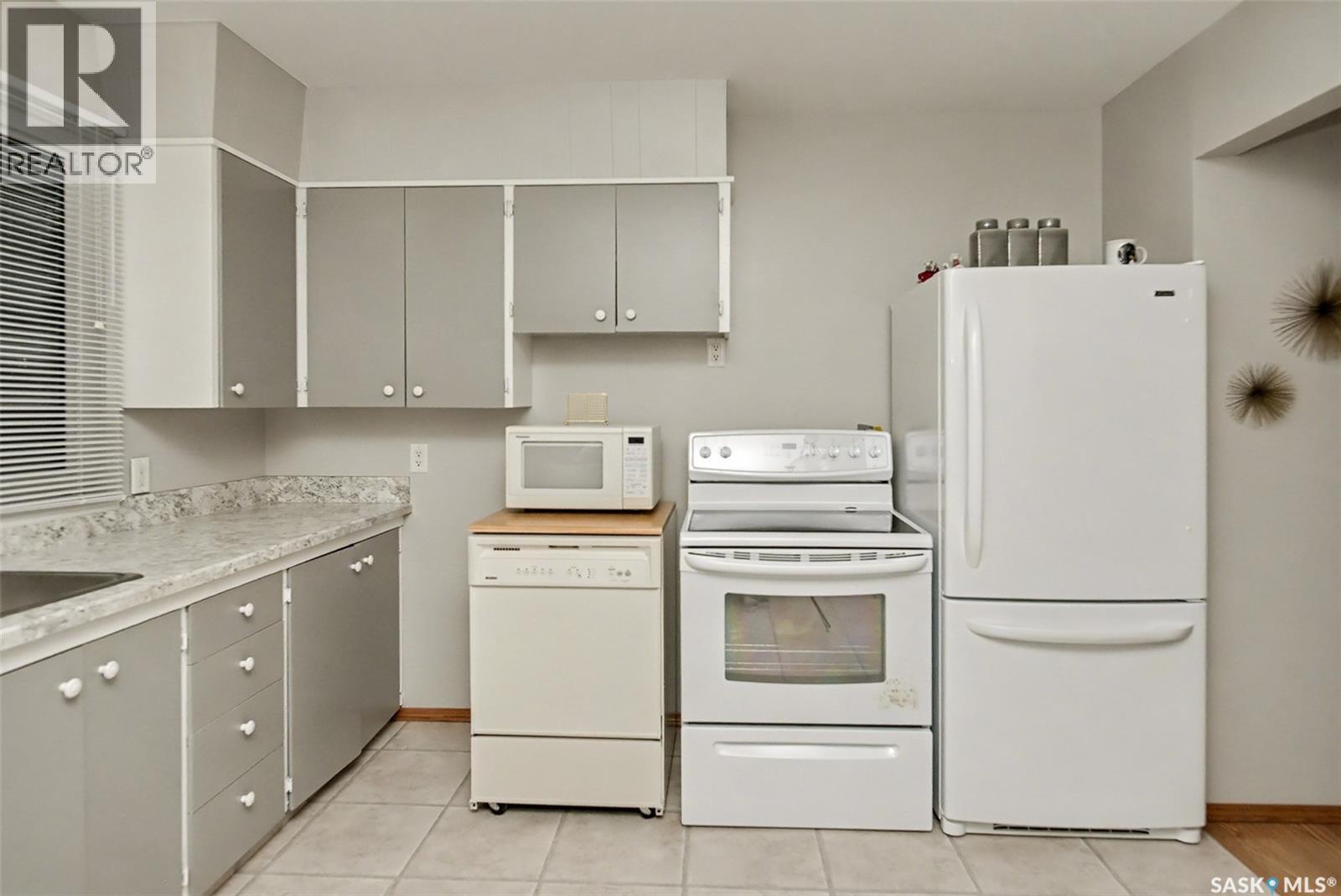 426 Royal Street, Regina, Saskatchewan  S4R 4Y6 - Photo 8 - SK024784