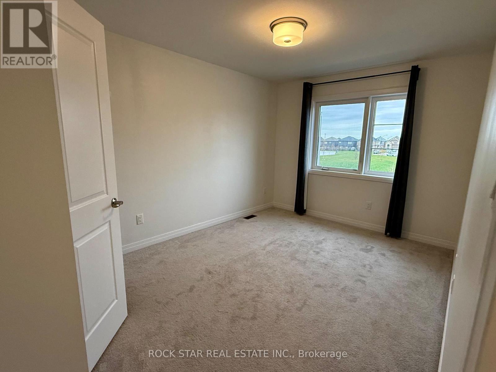 14 Scenic Ridge Gate, Brant (Paris), Ontario  N3L 0K4 - Photo 32 - X12548854