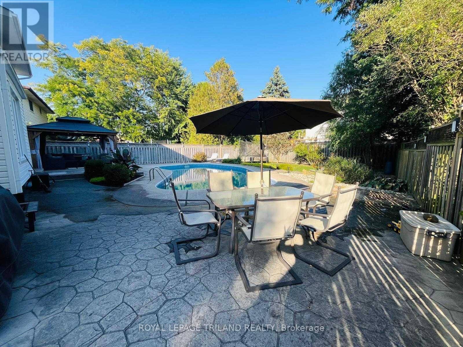 924 Farnham Road, London South, Ontario  N6K 1S1 - Photo 39 - X12589784