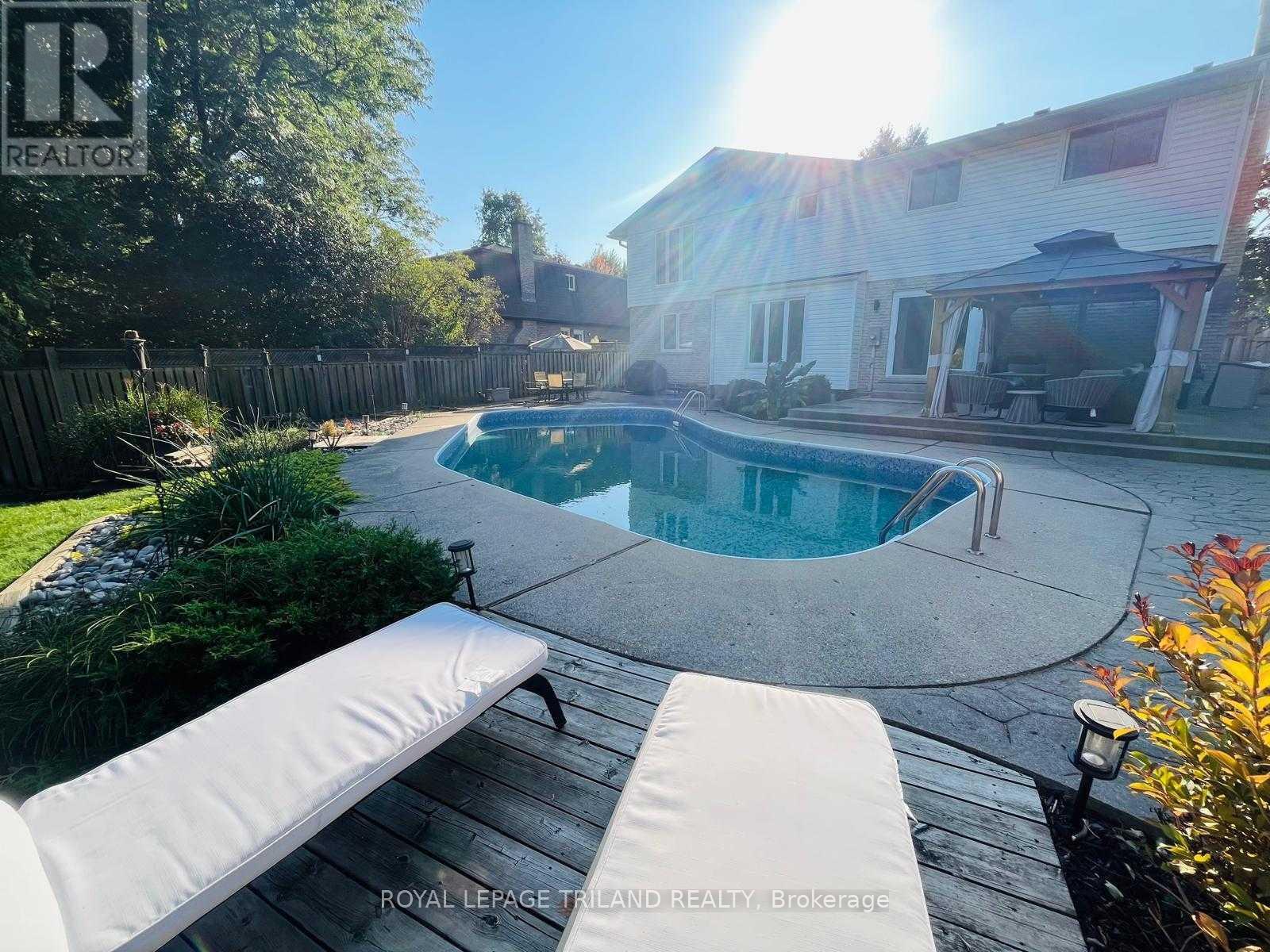 924 Farnham Road, London South, Ontario  N6K 1S1 - Photo 38 - X12589784