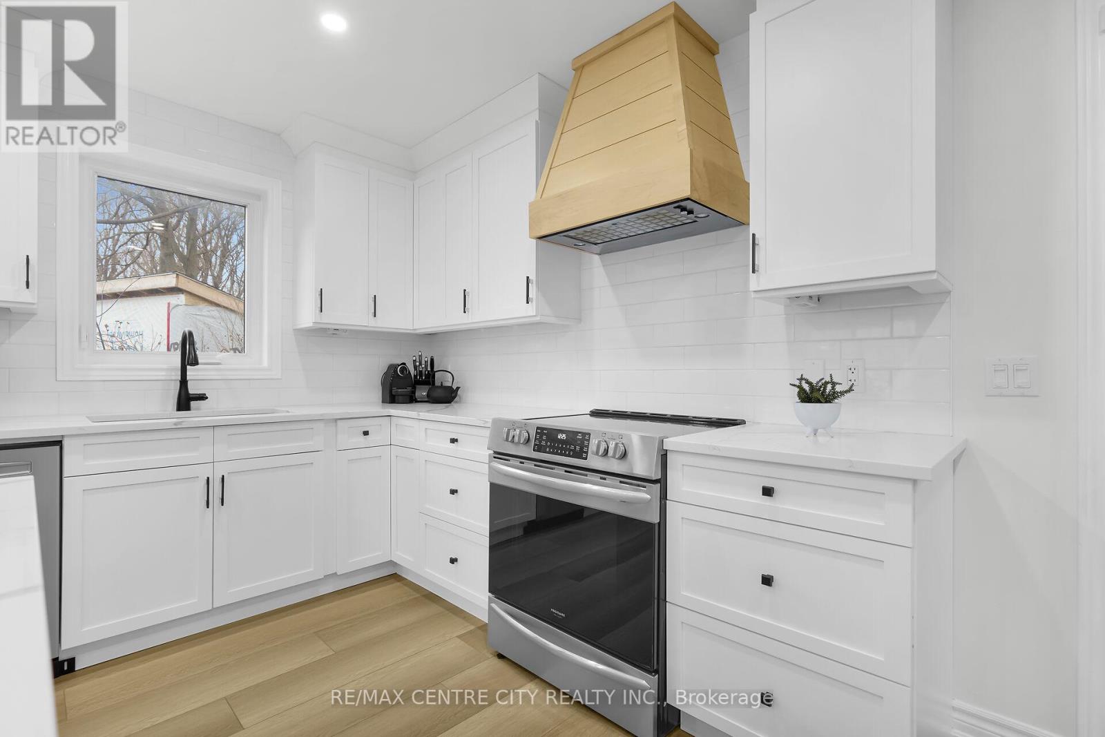 379 Front Street, Central Elgin, Ontario  N5L 1G2 - Photo 12 - X12593074