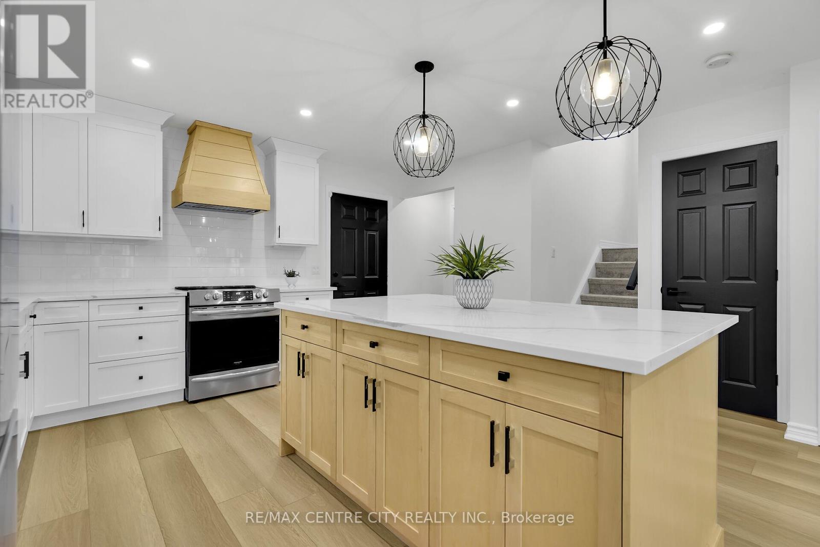 379 Front Street, Central Elgin, Ontario  N5L 1G2 - Photo 14 - X12593074