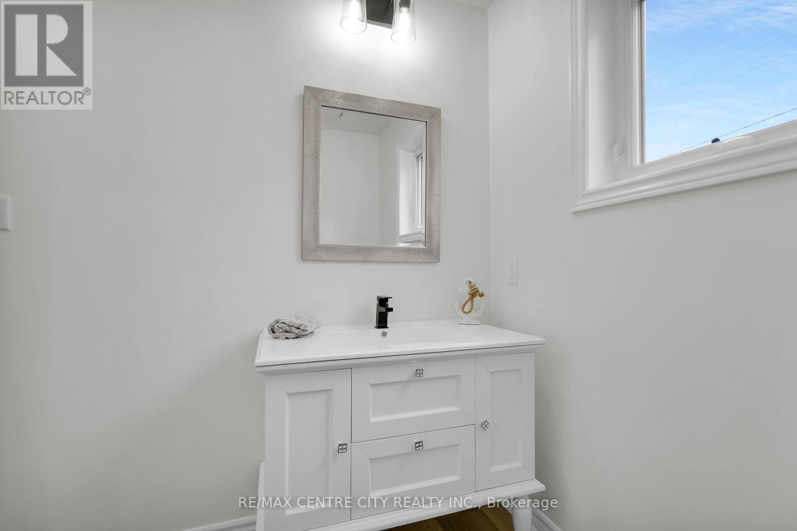 379 Front Street, Central Elgin, Ontario  N5L 1G2 - Photo 17 - X12593074