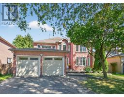 654 LYMAN BOULEVARD, Newmarket, Ontario