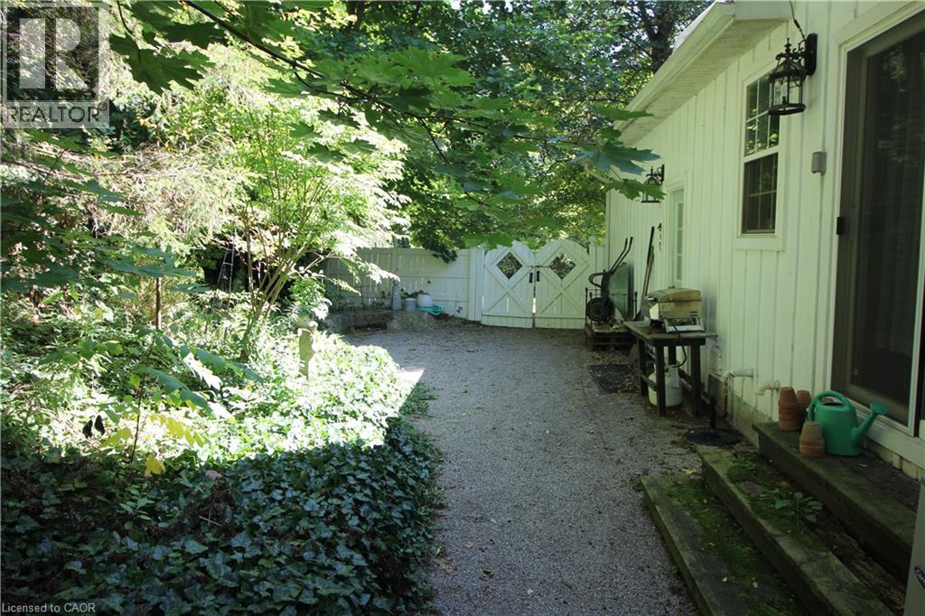 1097 Mineral Springs Road, Ancaster, Ontario  L9H 5E3 - Photo 35 - 40767851