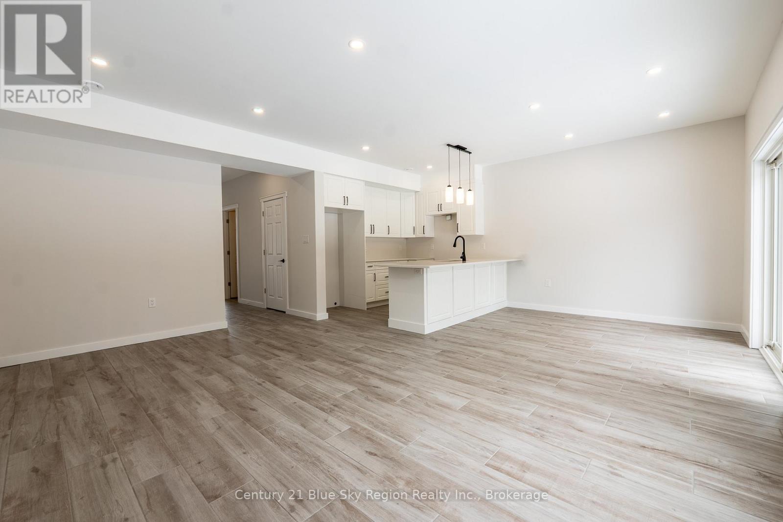 16 Birch Street, Powassan, Ontario P0H 1Z0 - Photo 12 - X12437076