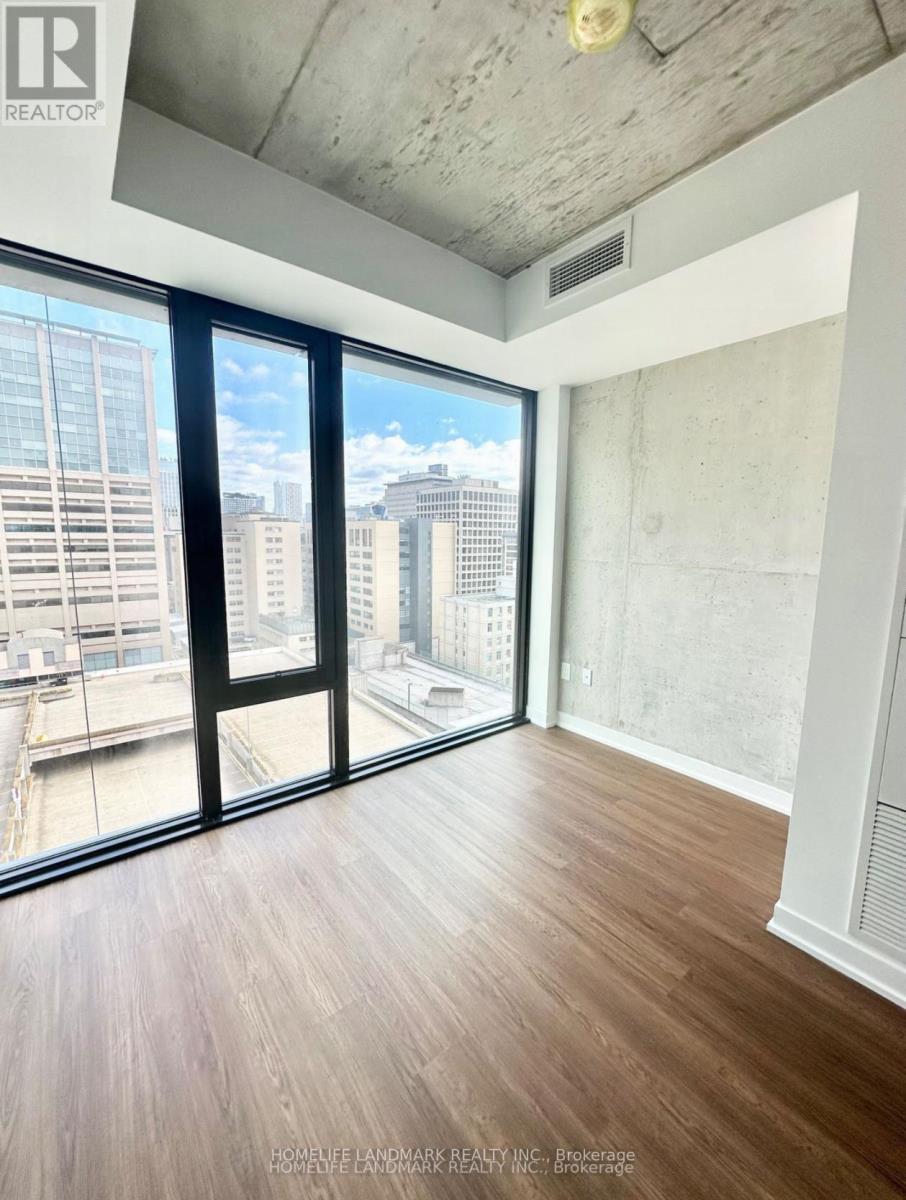 1304 - 195 Mccaul Street, Toronto, Ontario  M5T 1W6 - Photo 5 - C12593090