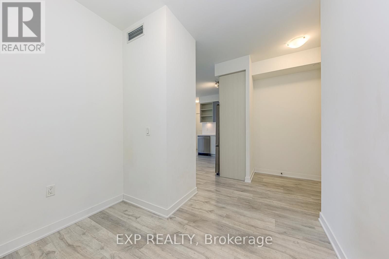 1210 - 4655 Metcalfe Avenue, Mississauga, Ontario L5M 0Z7 - Photo 10 - W12551952