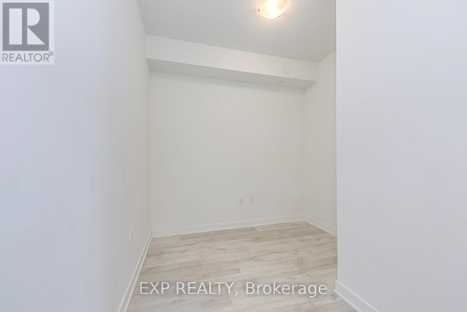 1210 - 4655 Metcalfe Avenue, Mississauga, Ontario L5M 0Z7 - Photo 8 - W12551952