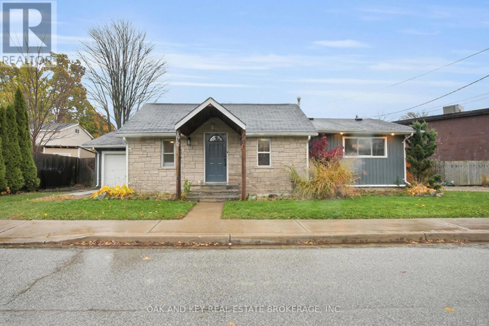 15 ARTHUR STREET, Lambton Shores, Ontario