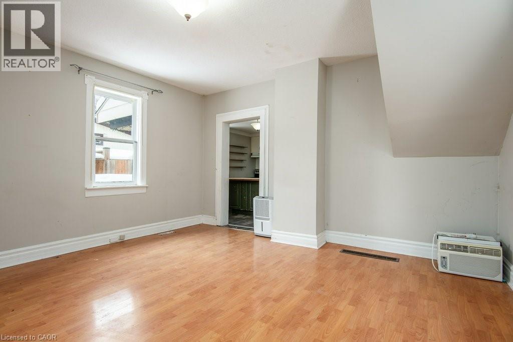 40 Krug Street, Kitchener, Ontario  N2H 2X7 - Photo 12 - 40791082