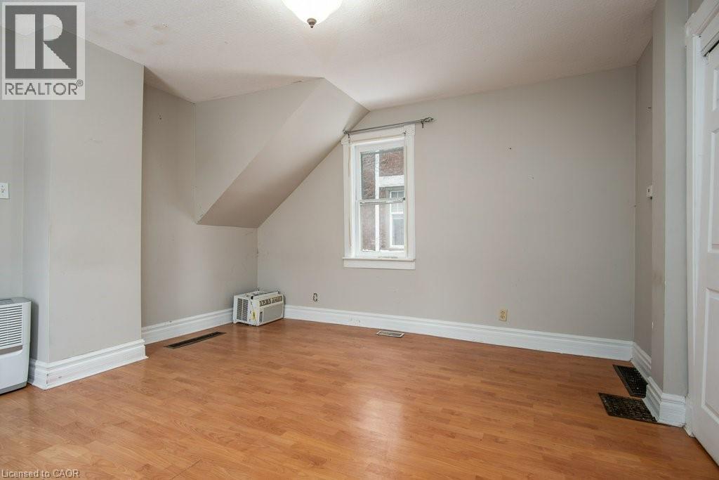 40 Krug Street, Kitchener, Ontario  N2H 2X7 - Photo 13 - 40791082