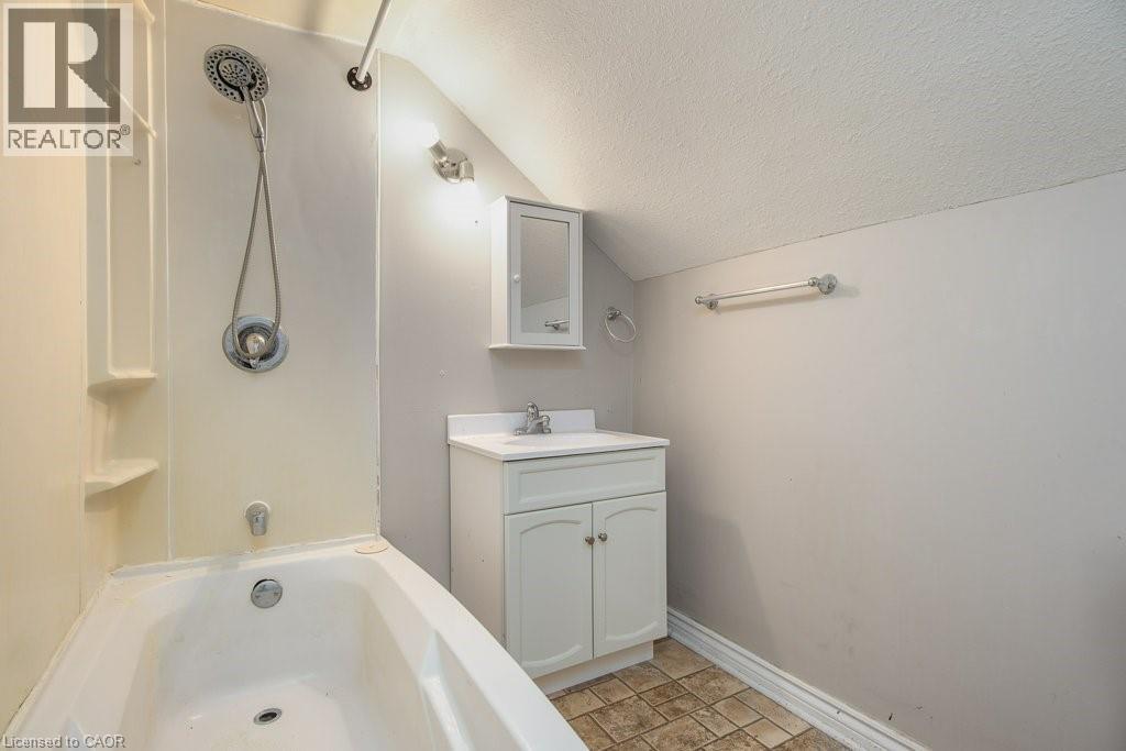 40 Krug Street, Kitchener, Ontario  N2H 2X7 - Photo 28 - 40791082