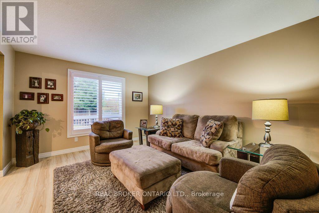 678 Interlaken Drive, Waterloo, Ontario  N2T 2Y5 - Photo 11 - X12593068