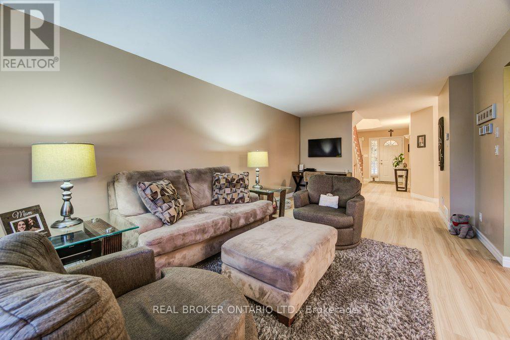 678 Interlaken Drive, Waterloo, Ontario  N2T 2Y5 - Photo 12 - X12593068