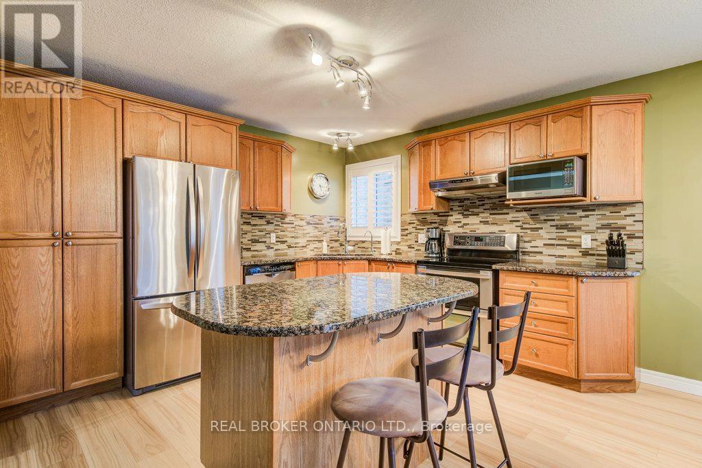 678 Interlaken Drive, Waterloo, Ontario  N2T 2Y5 - Photo 13 - X12593068