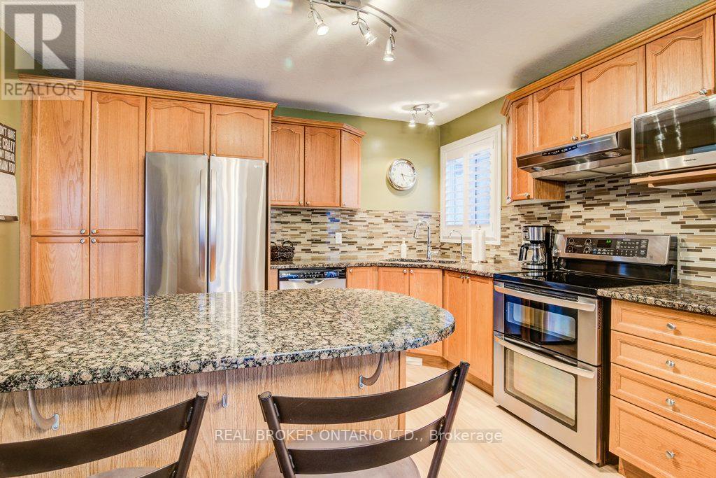 678 Interlaken Drive, Waterloo, Ontario  N2T 2Y5 - Photo 14 - X12593068