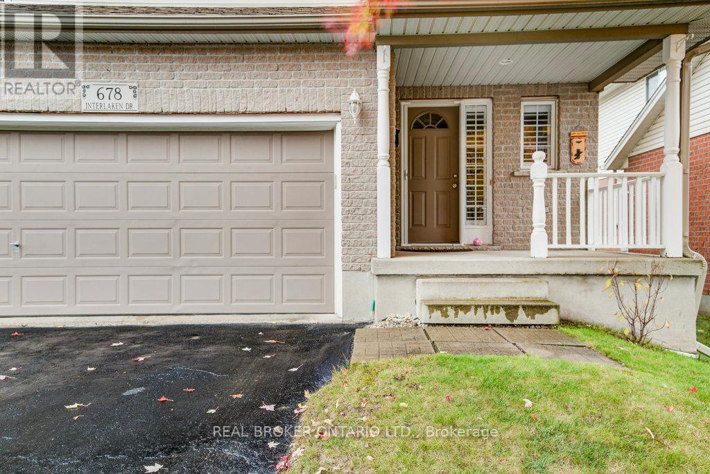 678 Interlaken Drive, Waterloo, Ontario  N2T 2Y5 - Photo 2 - X12593068