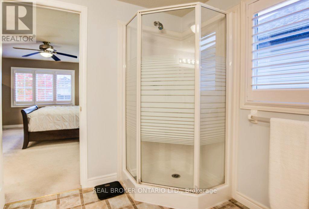 678 Interlaken Drive, Waterloo, Ontario  N2T 2Y5 - Photo 24 - X12593068