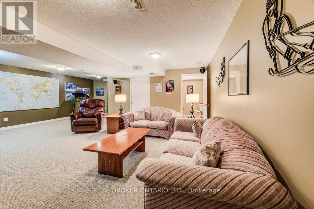 678 Interlaken Drive, Waterloo, Ontario  N2T 2Y5 - Photo 33 - X12593068