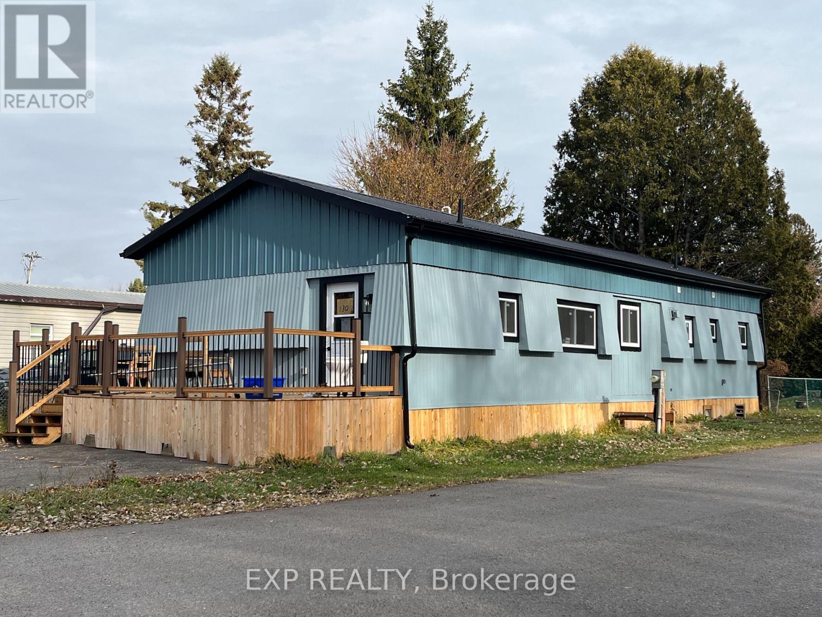 130 - 63 Whites Road, Quinte West, Ontario  K8V 5P5 - Photo 2 - X12593116