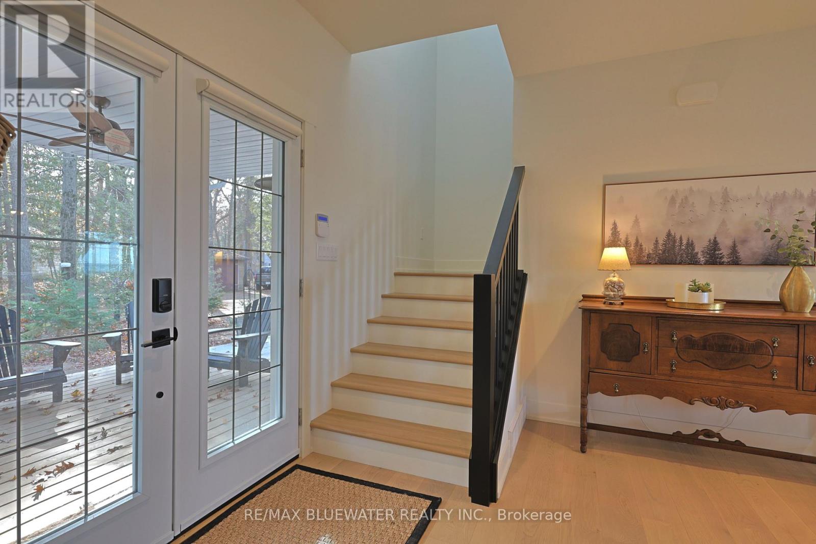 82 River Road, Lambton Shores, Ontario  N0M 1T0 - Photo 10 - X12593104