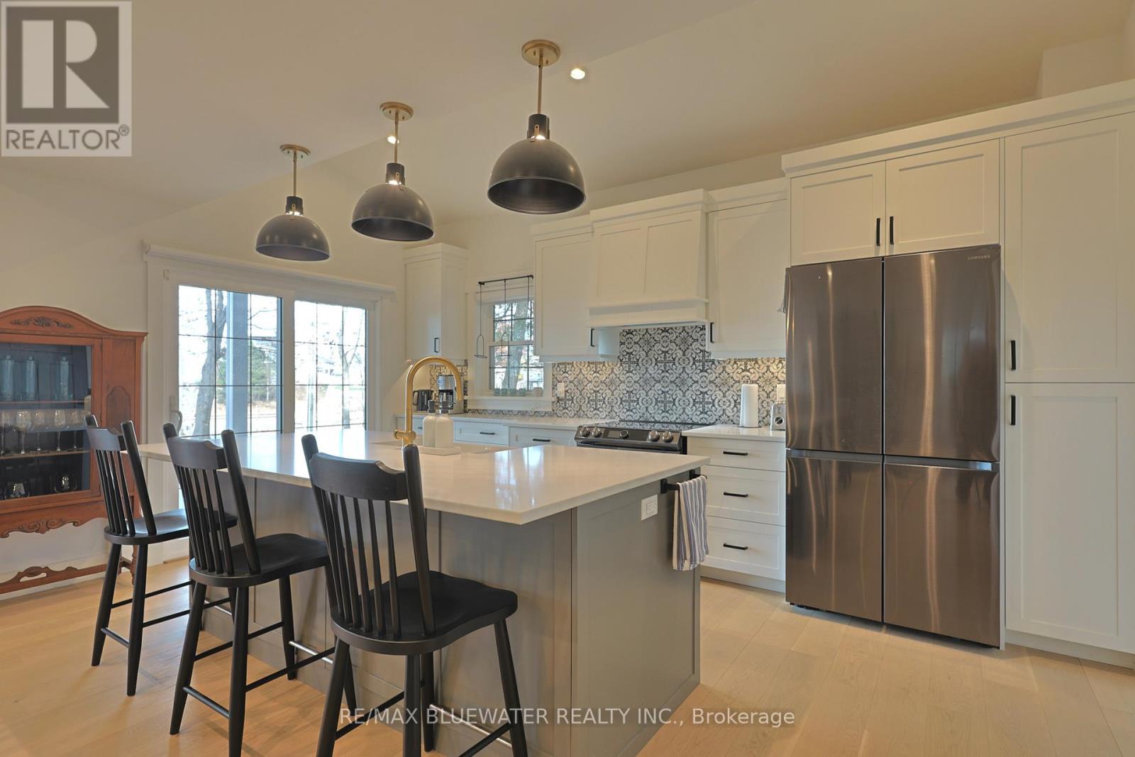 82 River Road, Lambton Shores, Ontario  N0M 1T0 - Photo 12 - X12593104