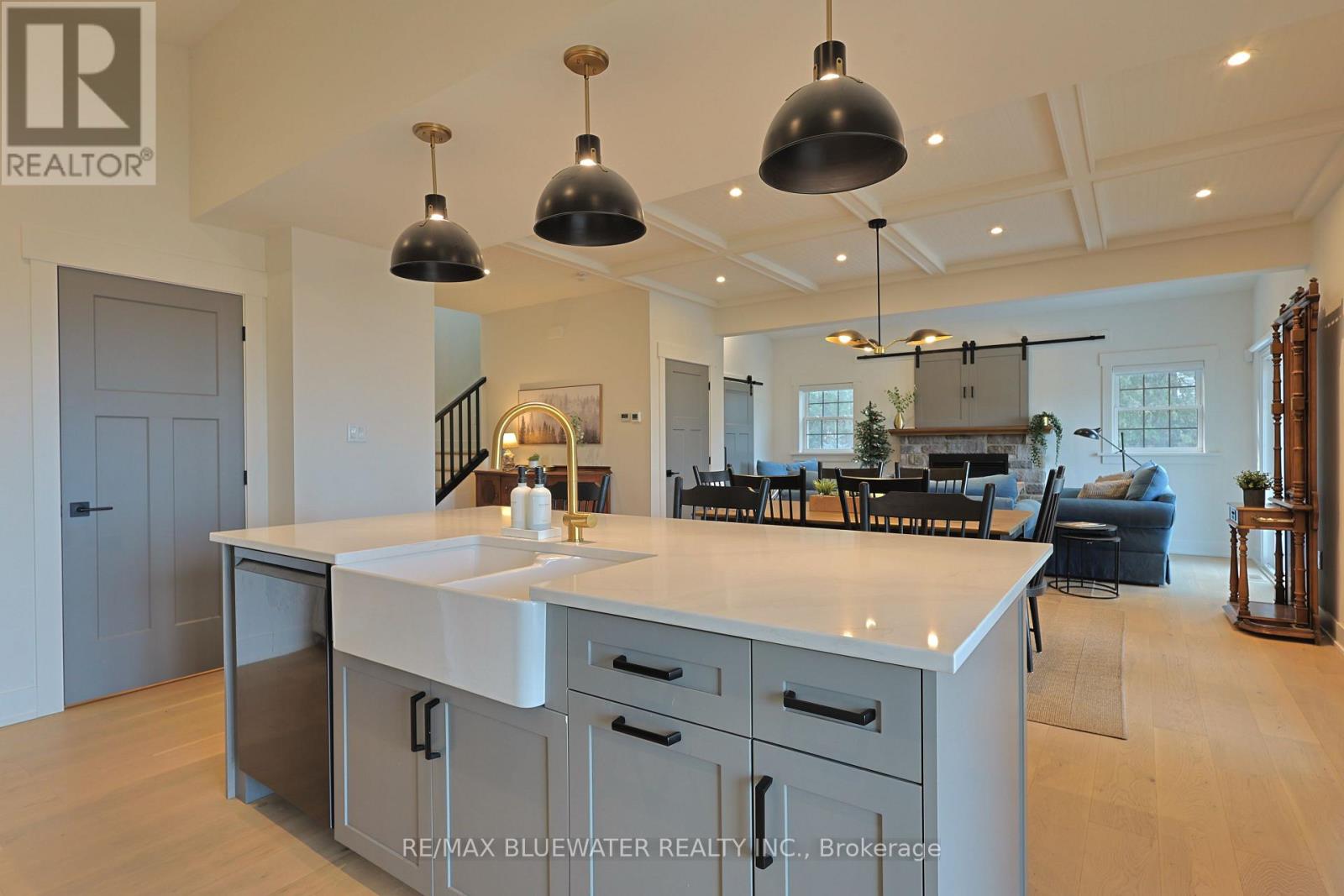 82 River Road, Lambton Shores, Ontario  N0M 1T0 - Photo 15 - X12593104