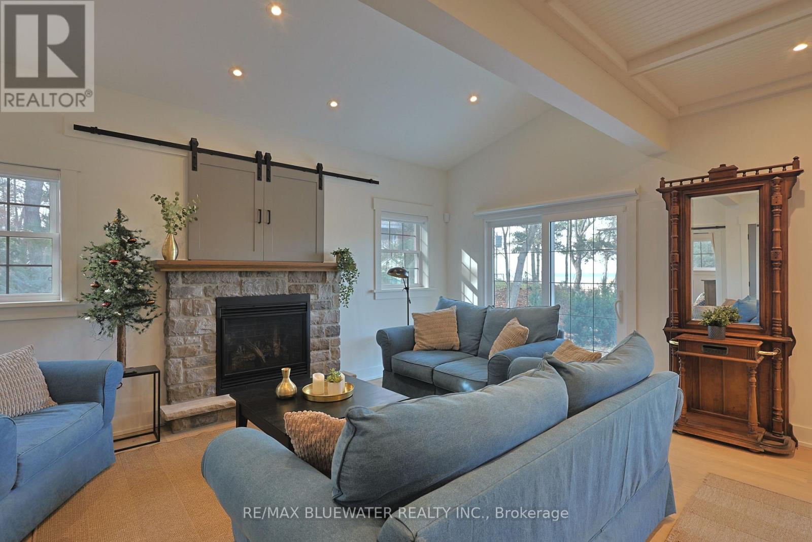 82 River Road, Lambton Shores, Ontario  N0M 1T0 - Photo 23 - X12593104