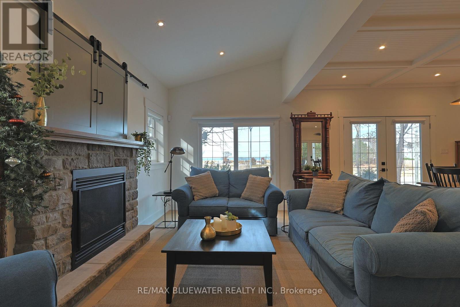 82 River Road, Lambton Shores, Ontario  N0M 1T0 - Photo 24 - X12593104