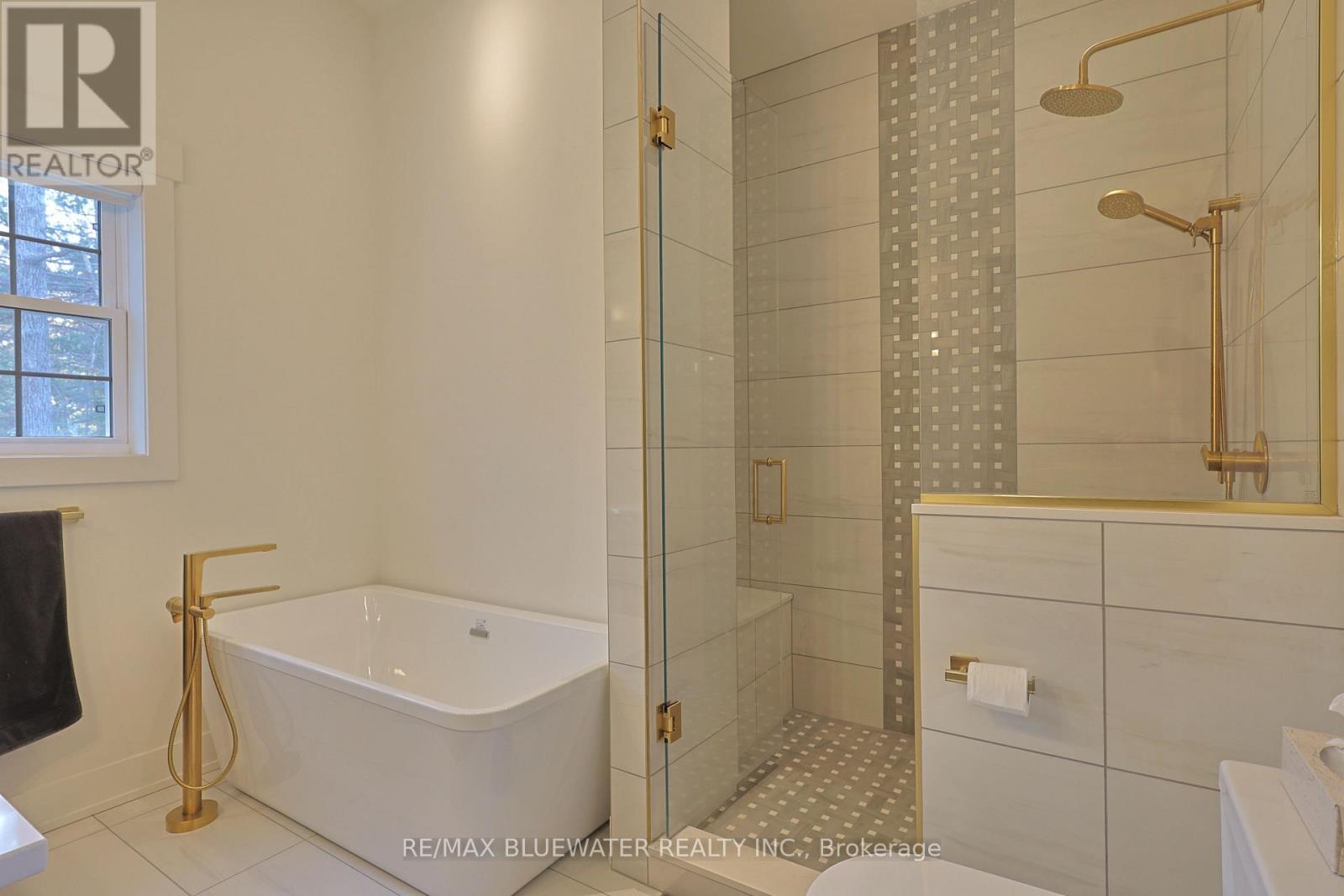 82 River Road, Lambton Shores, Ontario  N0M 1T0 - Photo 32 - X12593104