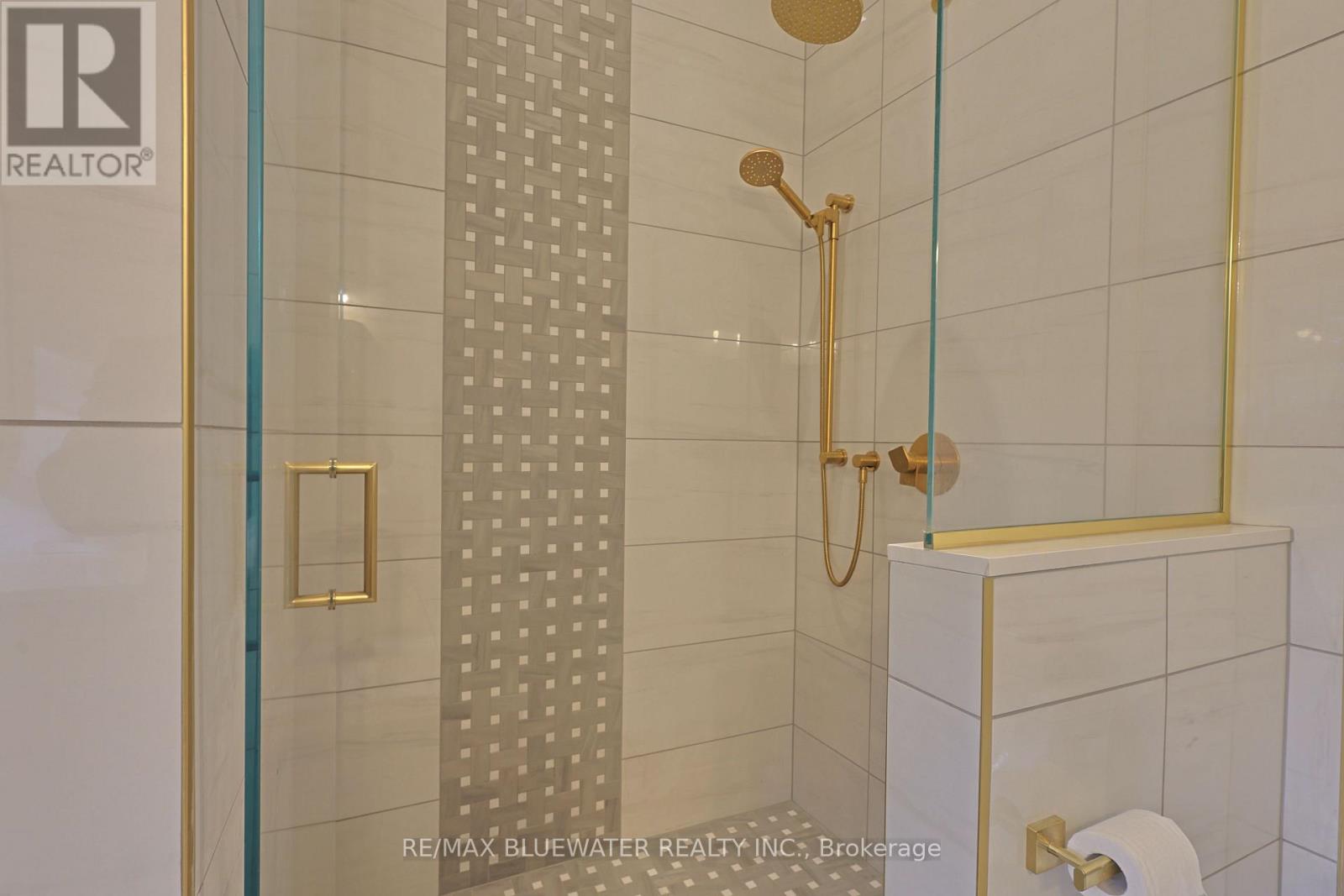 82 River Road, Lambton Shores, Ontario  N0M 1T0 - Photo 33 - X12593104