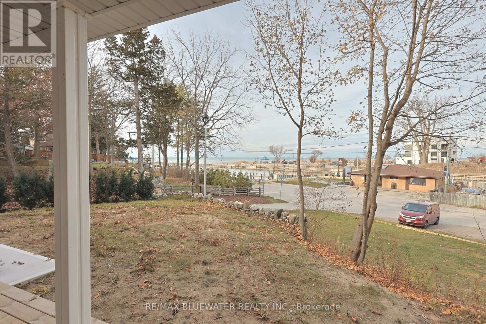 82 River Road, Lambton Shores, Ontario  N0M 1T0 - Photo 37 - X12593104