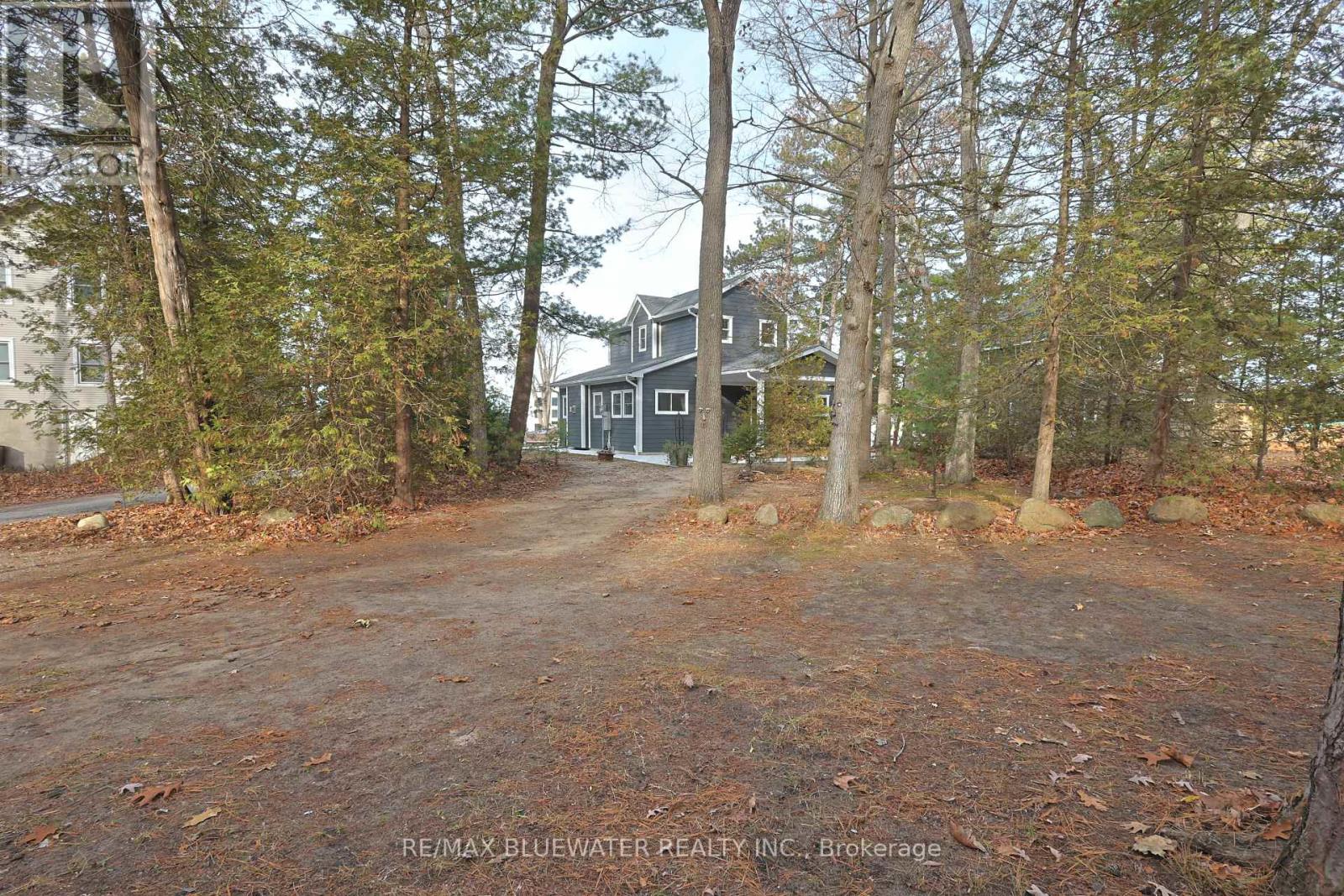 82 River Road, Lambton Shores, Ontario  N0M 1T0 - Photo 41 - X12593104