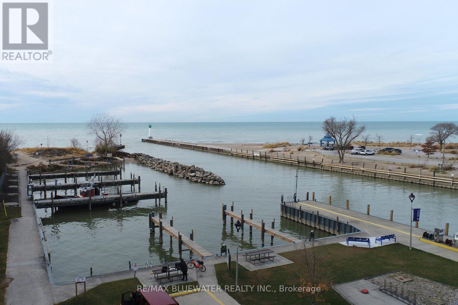 82 River Road, Lambton Shores, Ontario  N0M 1T0 - Photo 47 - X12593104