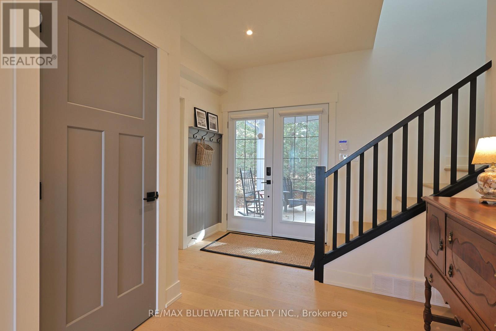 82 River Road, Lambton Shores, Ontario  N0M 1T0 - Photo 9 - X12593104