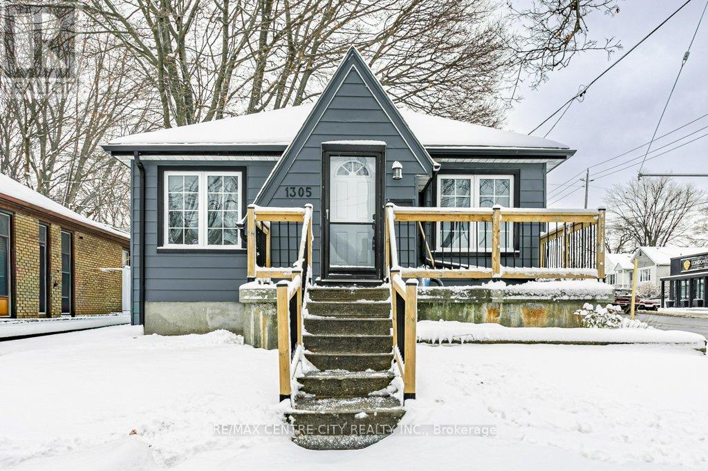 1305 Langmuir Avenue, London East, Ontario  N5W 2G5 - Photo 1 - X12593134