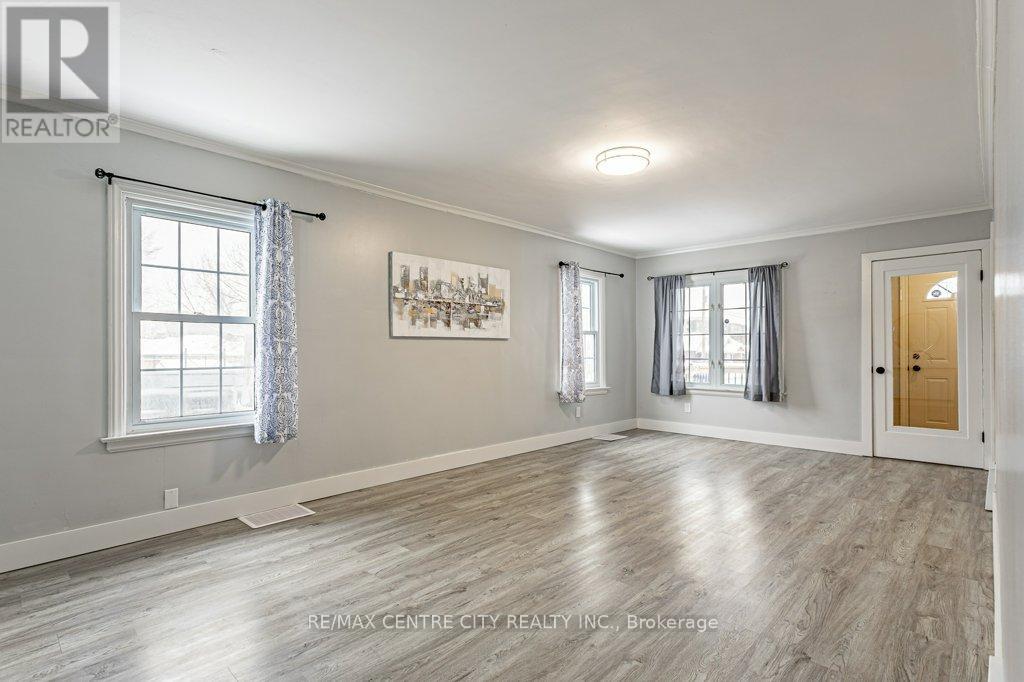 1305 Langmuir Avenue, London East, Ontario  N5W 2G5 - Photo 10 - X12593134