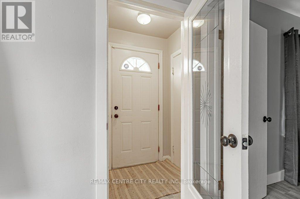 1305 Langmuir Avenue, London East, Ontario  N5W 2G5 - Photo 6 - X12593134