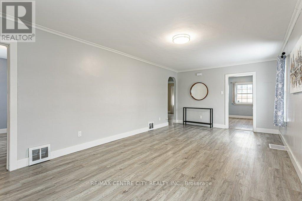 1305 Langmuir Avenue, London East, Ontario  N5W 2G5 - Photo 8 - X12593134