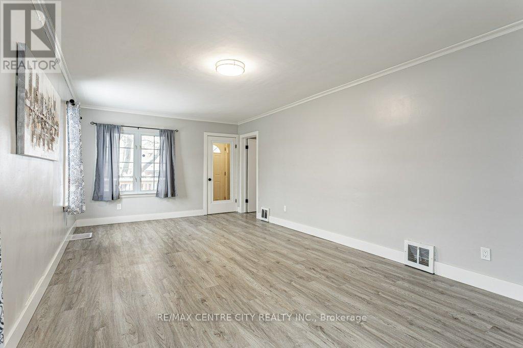1305 Langmuir Avenue, London East, Ontario  N5W 2G5 - Photo 9 - X12593134
