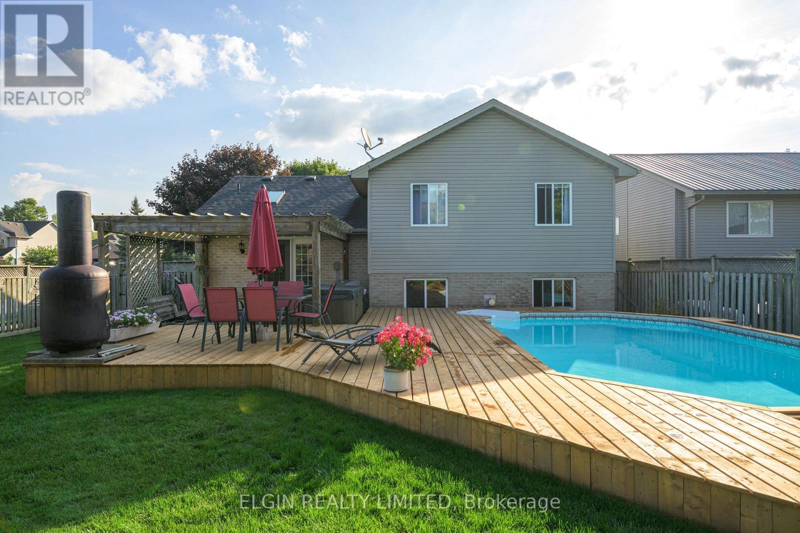 234 Kettle Creek Drive, Central Elgin, Ontario  N0L 1B0 - Photo 10 - X12593150