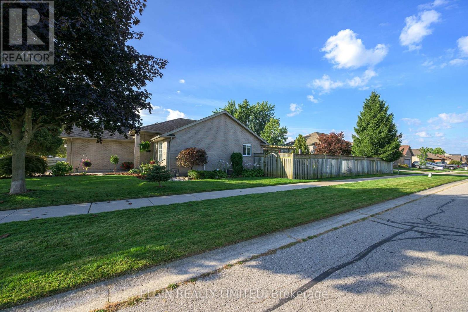 234 Kettle Creek Drive, Central Elgin, Ontario  N0L 1B0 - Photo 17 - X12593150