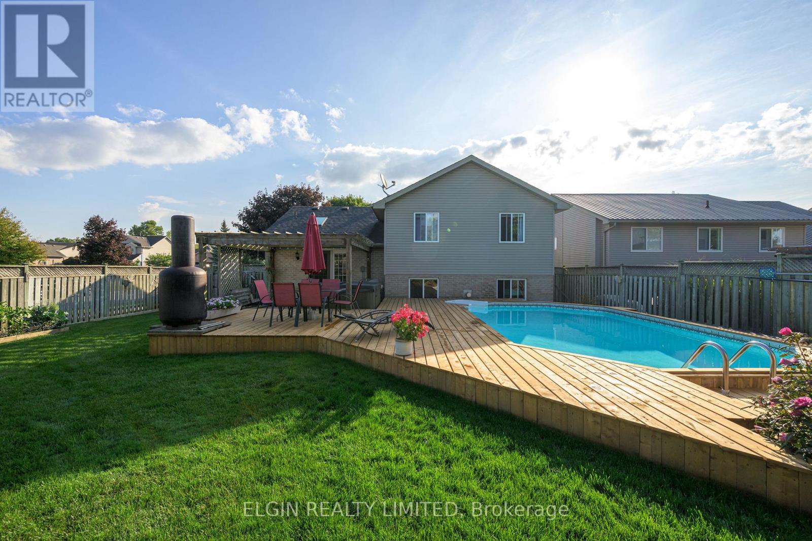 234 Kettle Creek Drive, Central Elgin, Ontario  N0L 1B0 - Photo 9 - X12593150