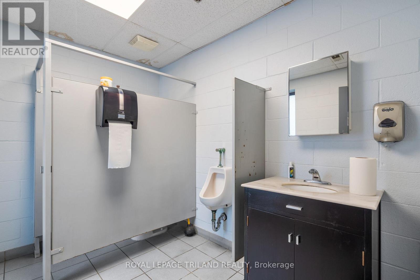 130 Woodworth Avenue S, St. Thomas, Ontario  N5P 3K1 - Photo 23 - X12593164