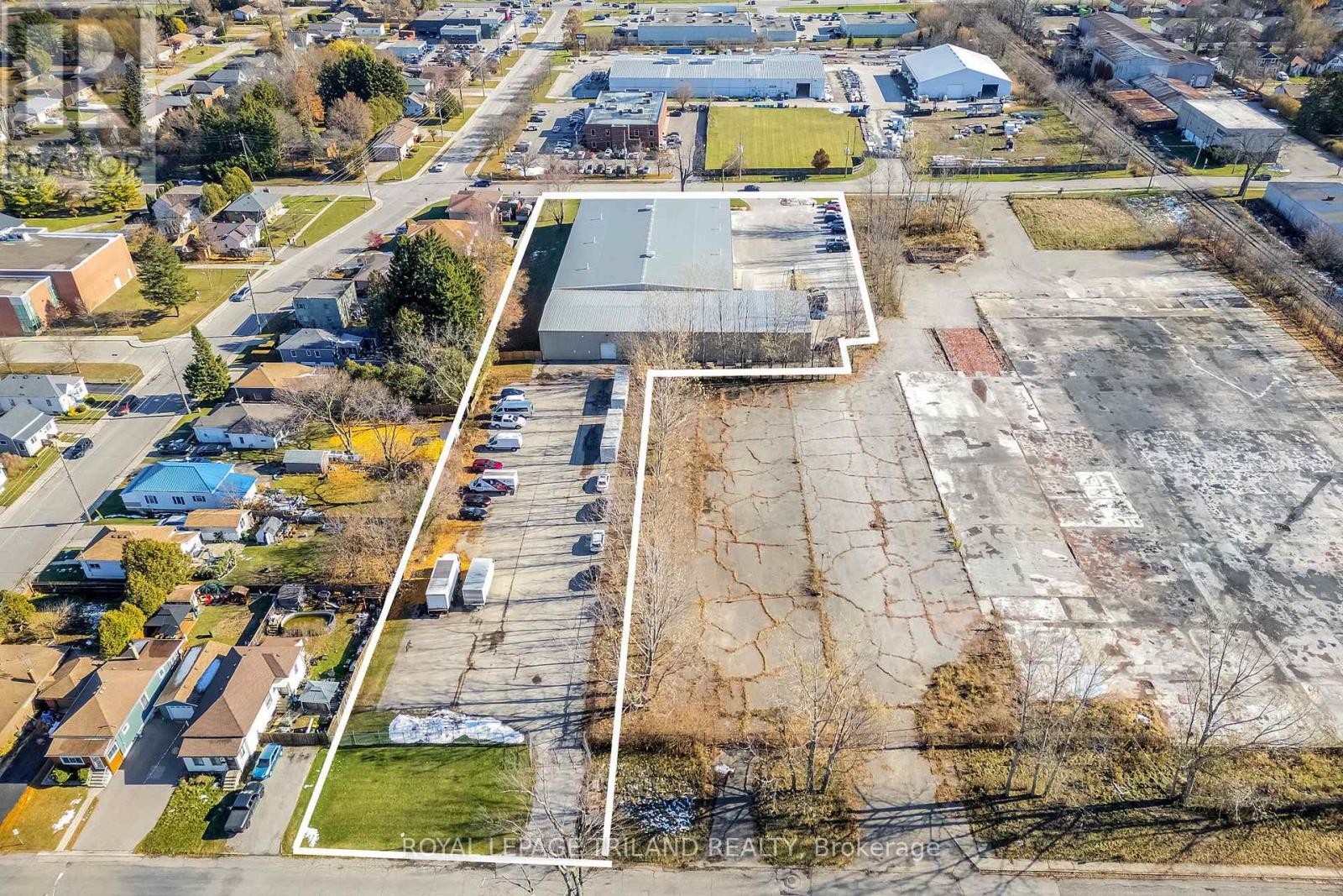 130 Woodworth Avenue S, St. Thomas, Ontario  N5P 3K1 - Photo 4 - X12593164