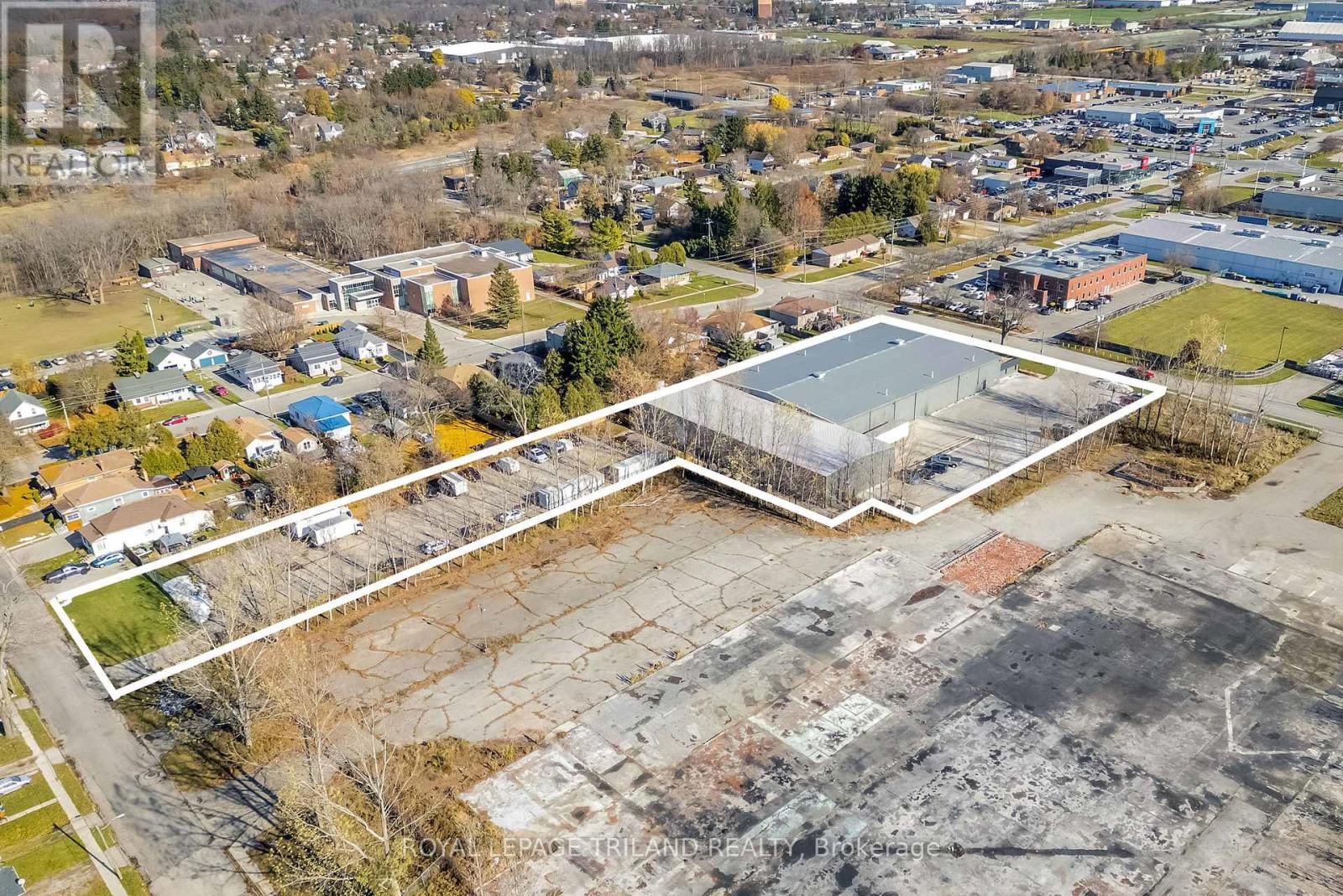 130 Woodworth Avenue S, St. Thomas, Ontario  N5P 3K1 - Photo 5 - X12593164