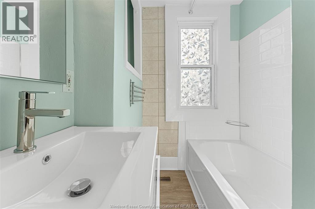 1044 Elm Avenue, Windsor, Ontario N9A 5H7 - Photo 18 - 25030934