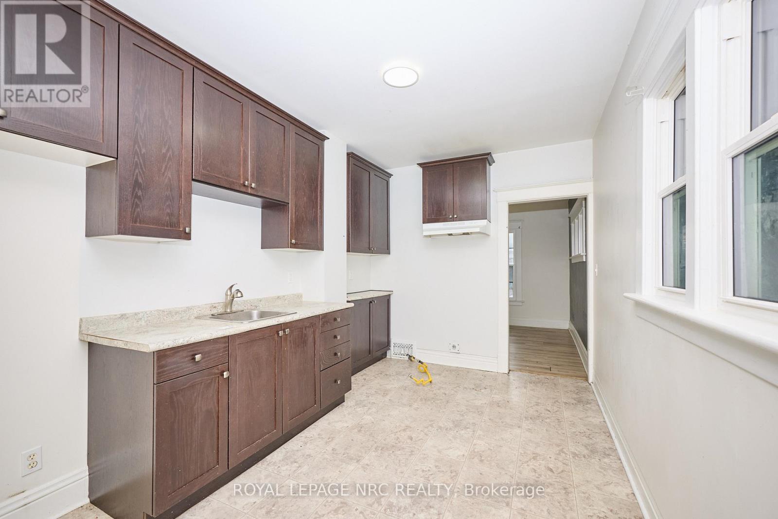 4639 Eastwood Crescent, Niagara Falls, Ontario  L2E 1B2 - Photo 13 - X12593132